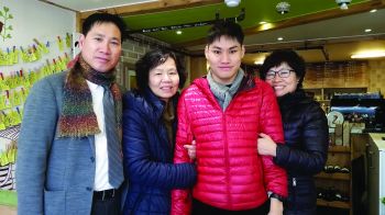 Peter An and family